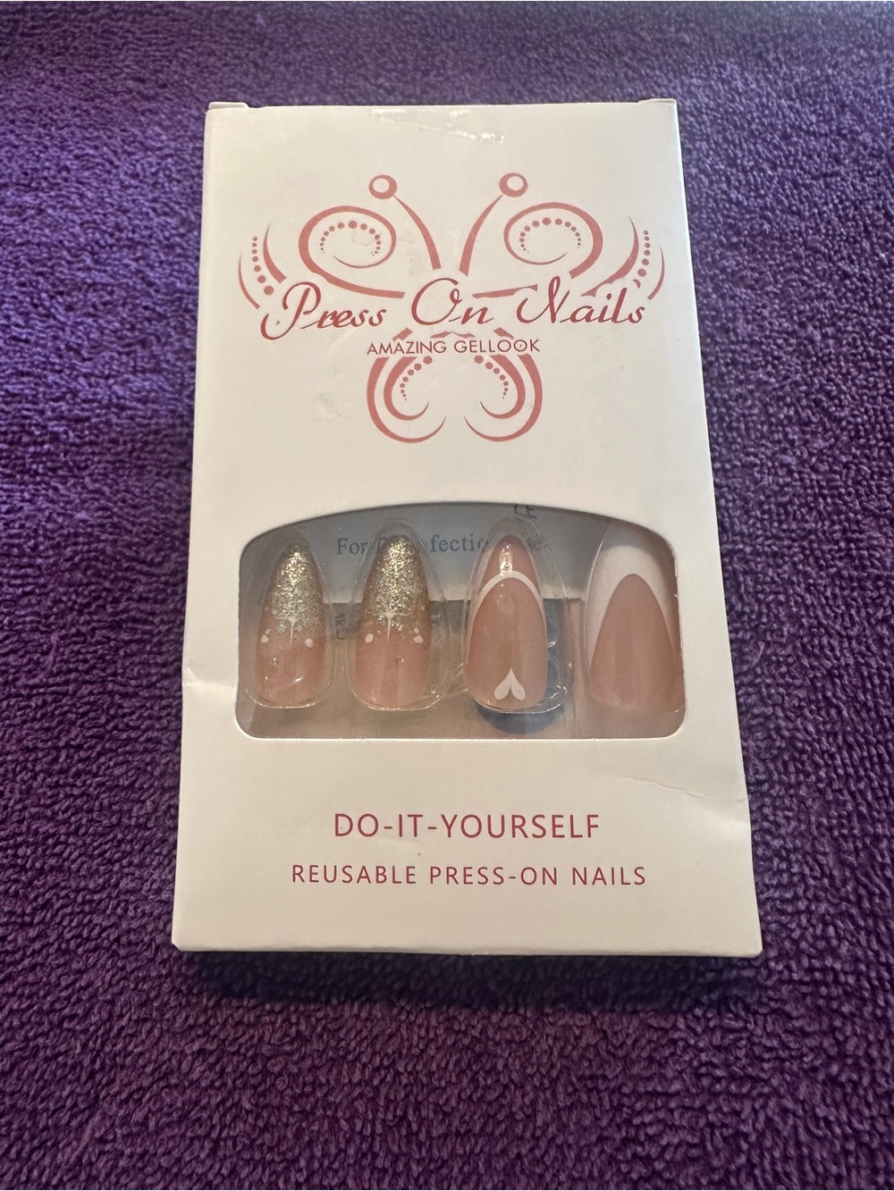 Press On Nails Reusable Nude & Gold Press-On Set